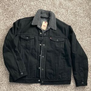 NWT Levi’s Mens Trucker Sherpa Denim Jacket, size Large